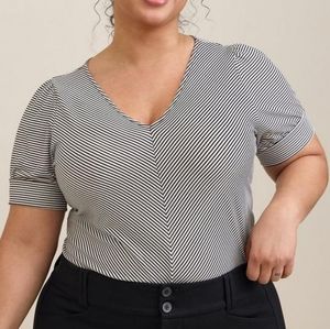 Torrid Plus Size 2 - Studio Crepe V-neck Puff Sleeve Top - Black & White Stripes
